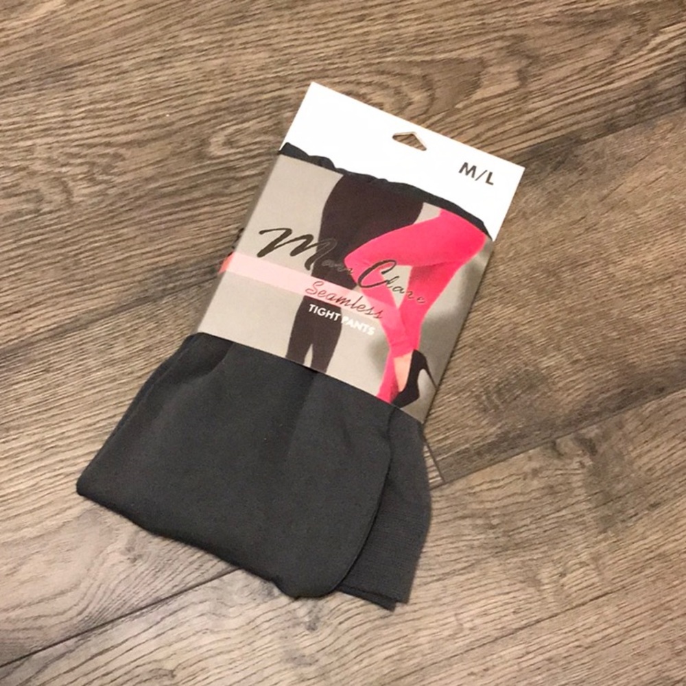 Mari Clare Seamless Tight Pants